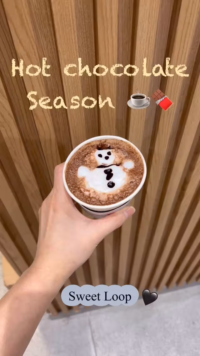 First snow calls for something warm ❄️☕️
Our Hot Chocolate is the perfect treat to warm up your day — made with love 💕#sweetloop #coffee #dessert #waterloo #churros #cafe #kitchenerwaterloo #waterloocafe #churros #desserttime #hotchocolate