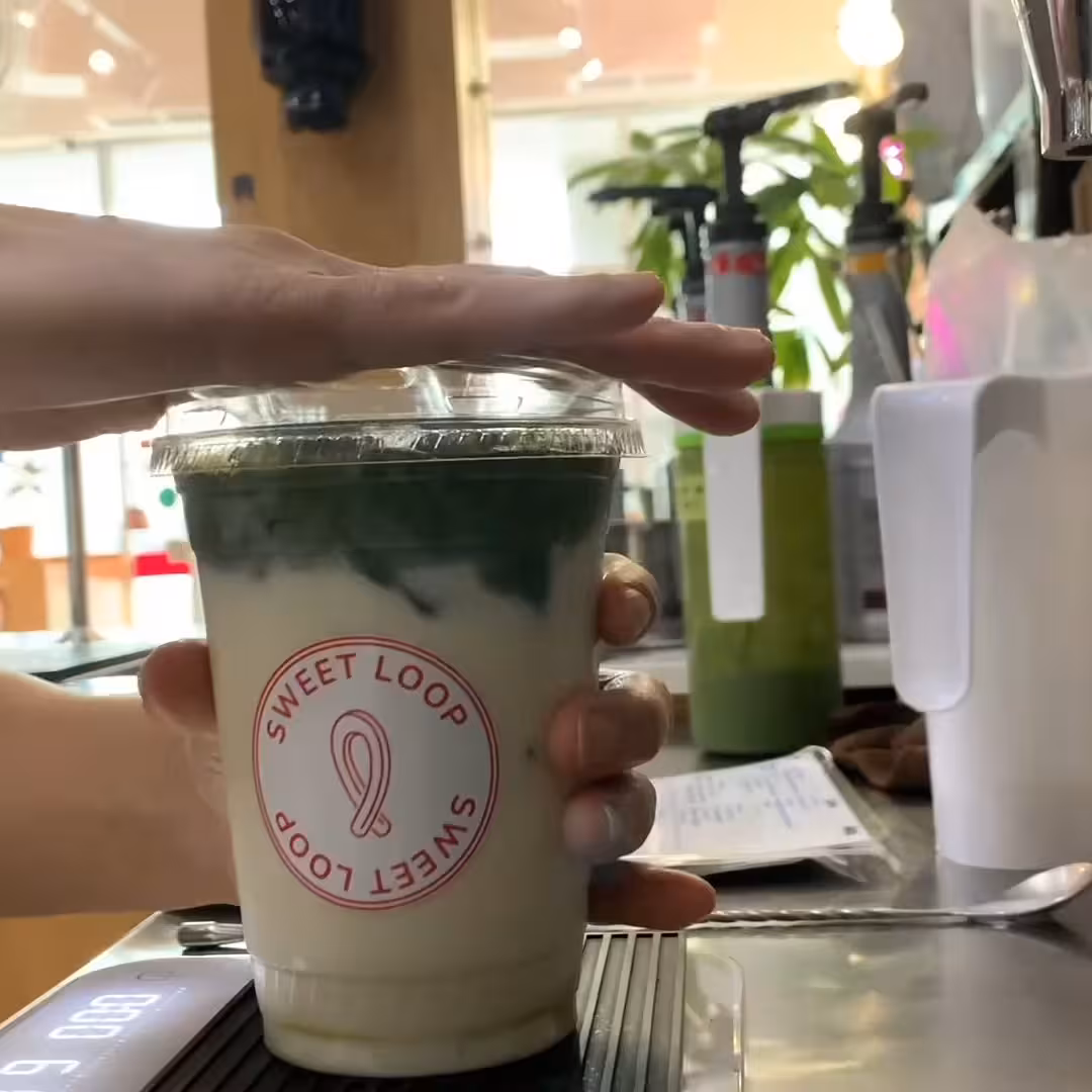 Sweet Loop ASMR βπ΅
One of our busy days with lots of drinks to make. Enjoy the sounds! π§β¨
#Sweetloopwaterloo #sweetloopcafe #cafewaterloo #kwcafe